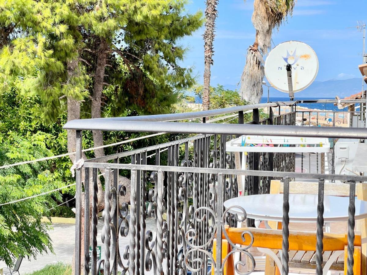 Xenias Rooms Apartments Koroni  Exterior foto