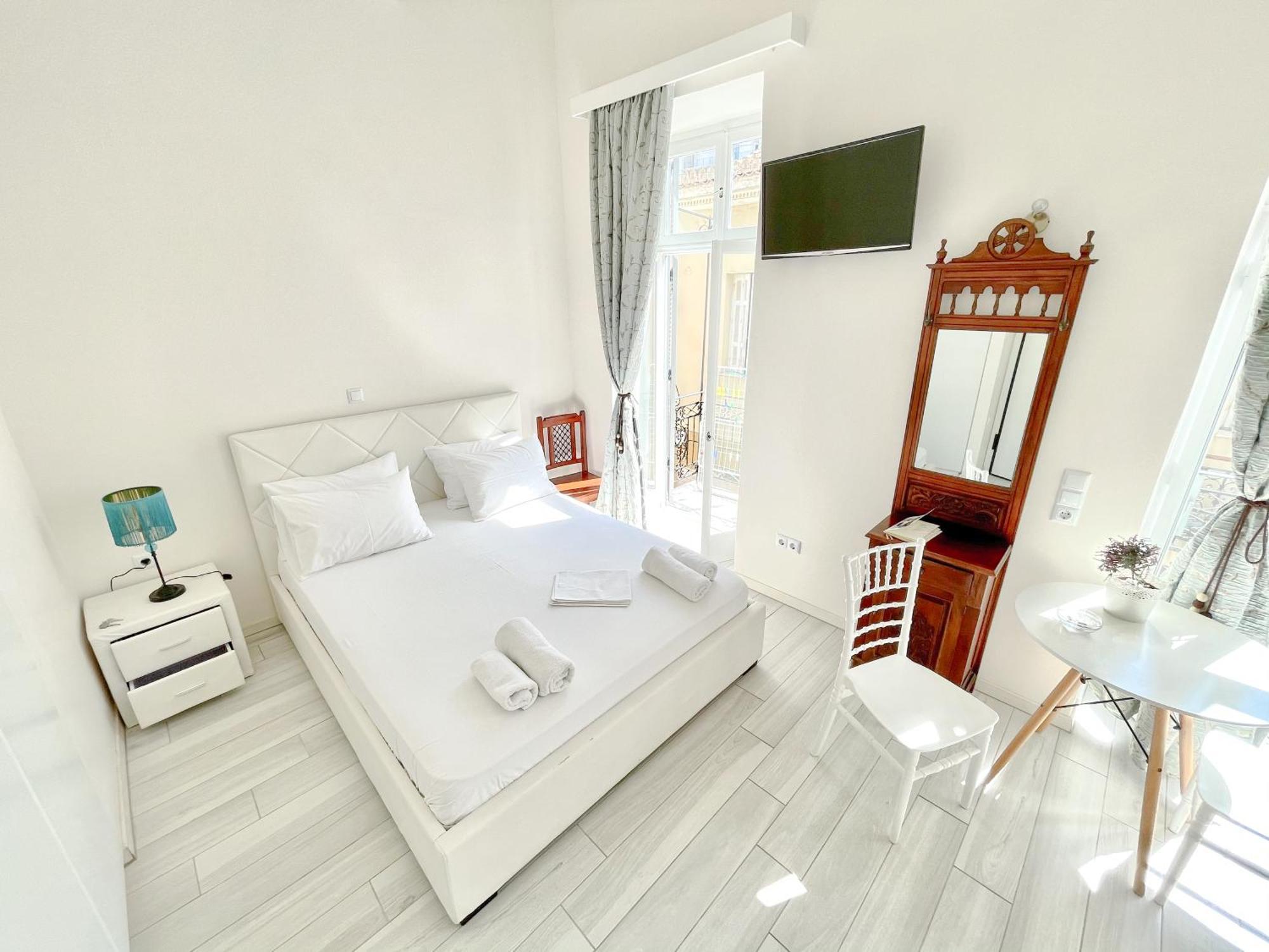 Xenias Rooms Apartments Koroni  Exterior foto
