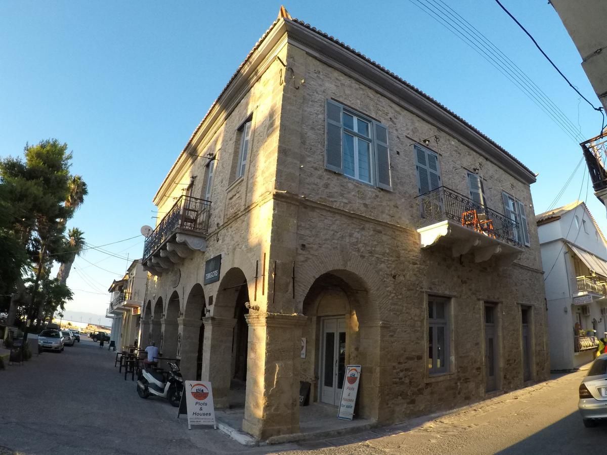 Xenias Rooms Apartments Koroni  Exterior foto